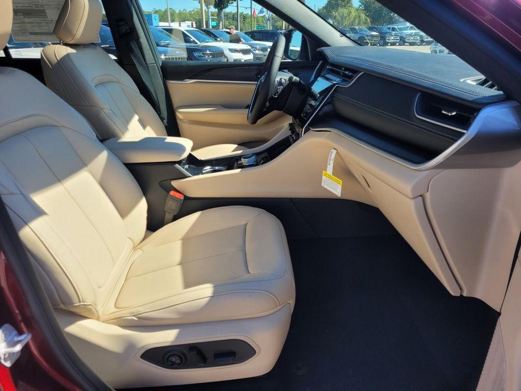 new 2025 Jeep Grand Cherokee car, priced at $43,097