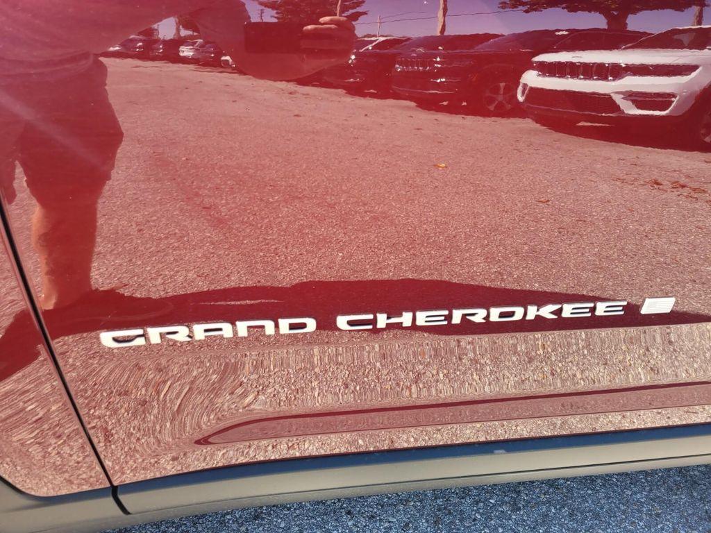 new 2025 Jeep Grand Cherokee car, priced at $43,097