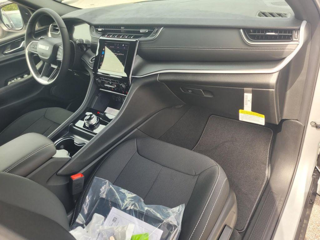 new 2025 Jeep Grand Cherokee L car, priced at $38,094