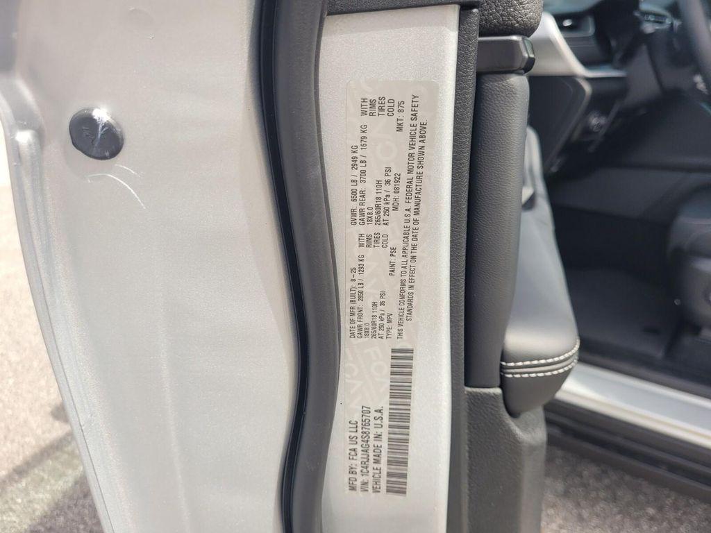 new 2025 Jeep Grand Cherokee L car, priced at $38,094