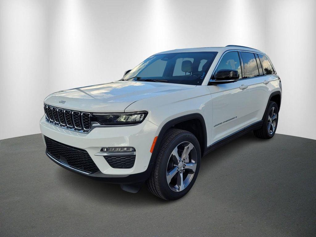 new 2025 Jeep Grand Cherokee car, priced at $44,154