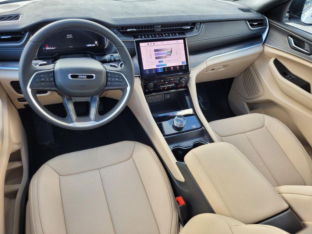 new 2025 Jeep Grand Cherokee car, priced at $44,154