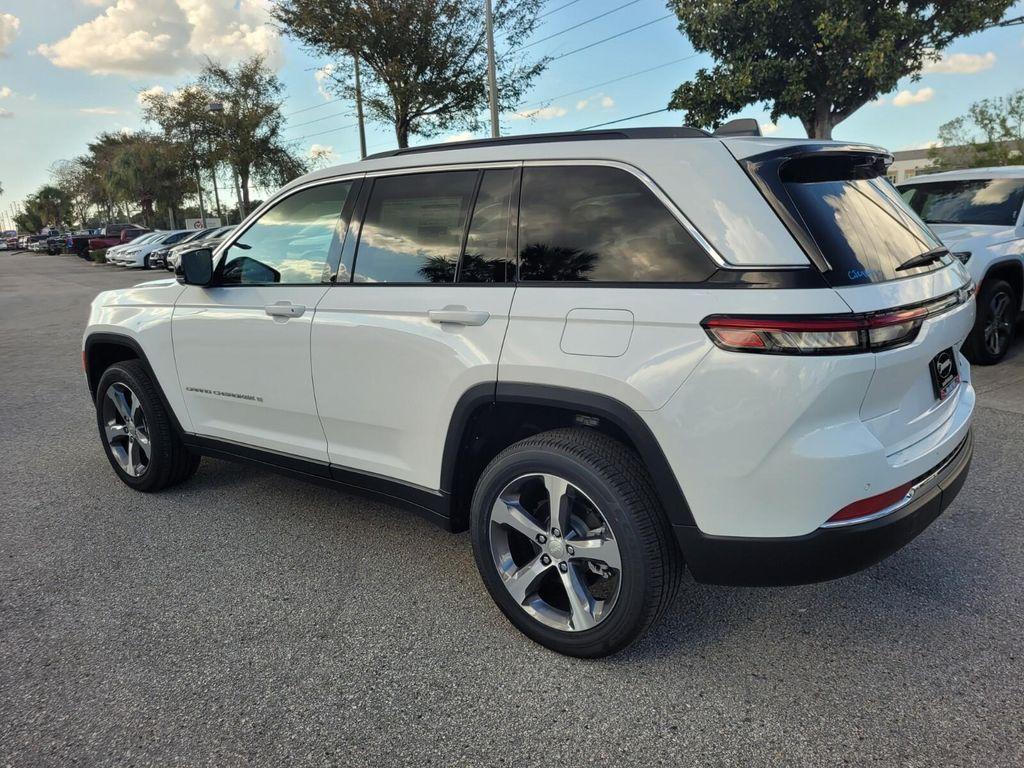 new 2025 Jeep Grand Cherokee car, priced at $44,154