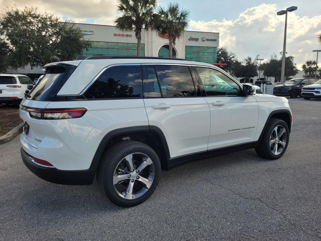 new 2025 Jeep Grand Cherokee car, priced at $44,154