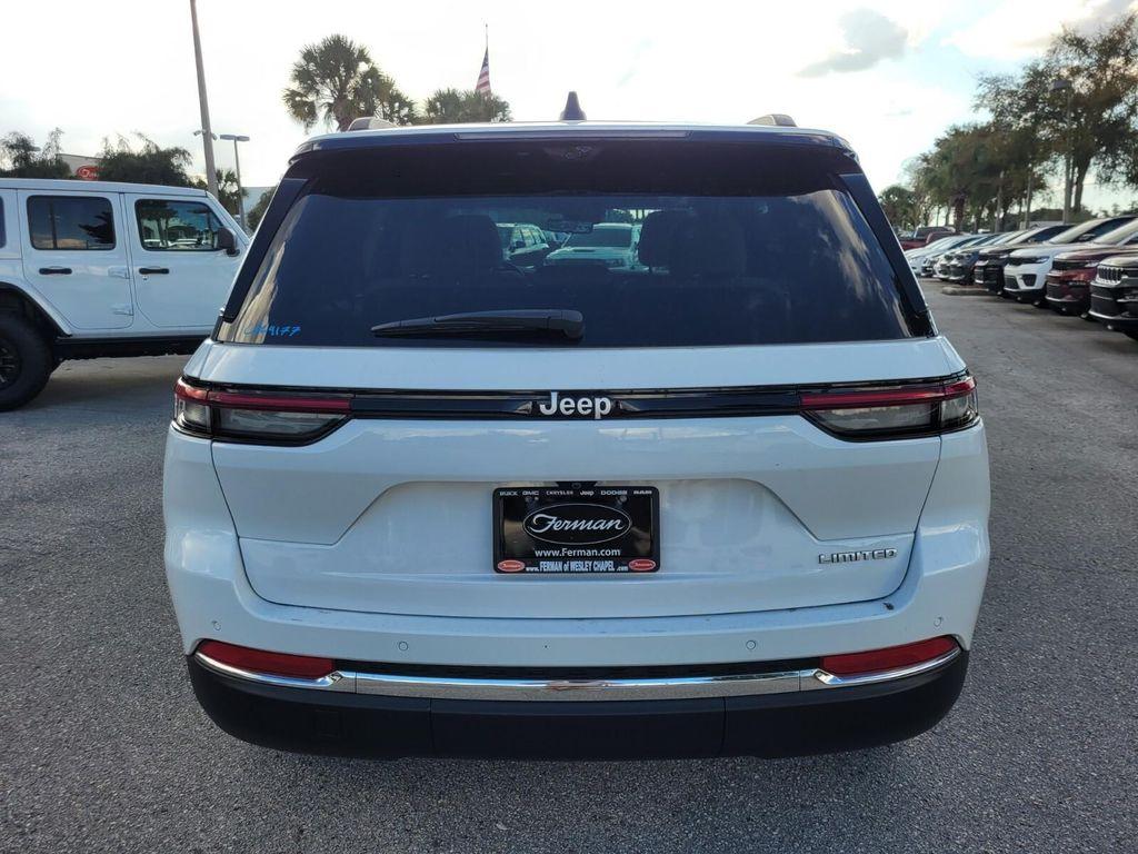 new 2025 Jeep Grand Cherokee car, priced at $44,154