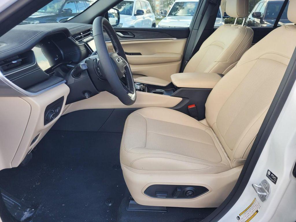 new 2025 Jeep Grand Cherokee car, priced at $44,154