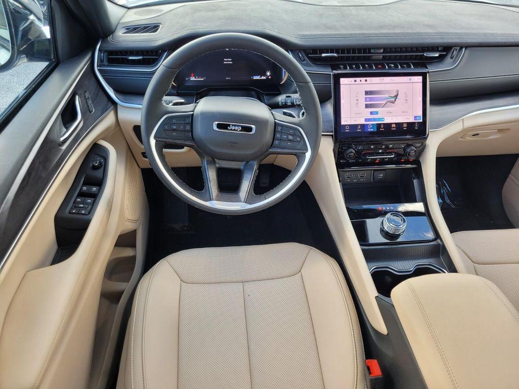 new 2025 Jeep Grand Cherokee car, priced at $44,154