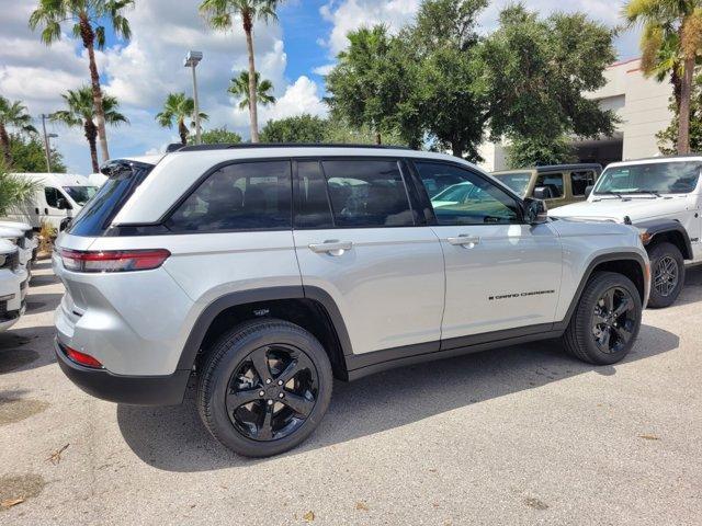 new 2025 Jeep Grand Cherokee car, priced at $41,123