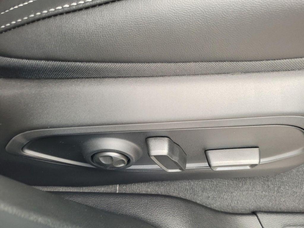 new 2025 Jeep Grand Cherokee car, priced at $41,401