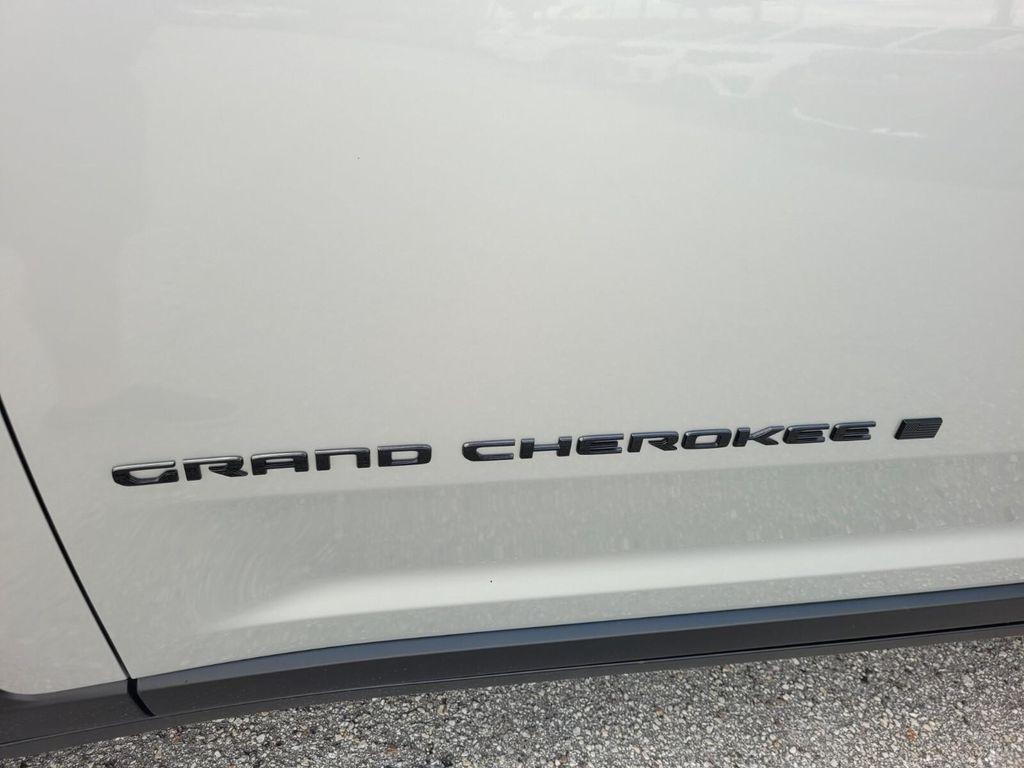 new 2025 Jeep Grand Cherokee car, priced at $41,401