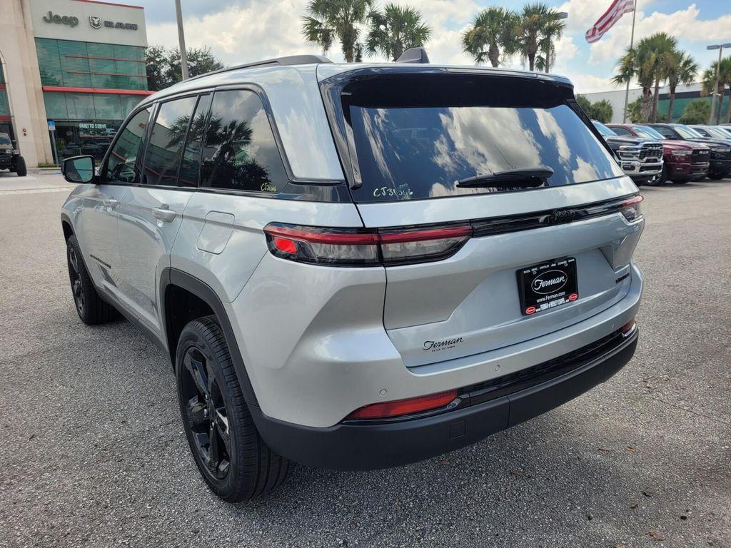new 2025 Jeep Grand Cherokee car, priced at $41,401
