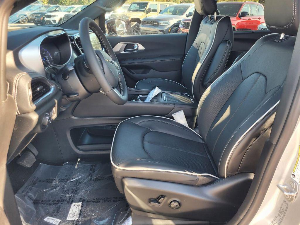 new 2026 Chrysler Pacifica car, priced at $47,763