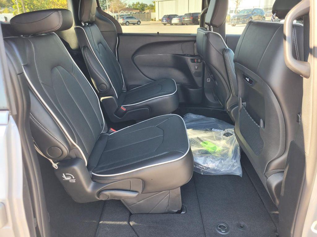 new 2026 Chrysler Pacifica car, priced at $47,763