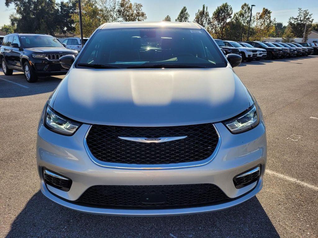 new 2026 Chrysler Pacifica car, priced at $47,763