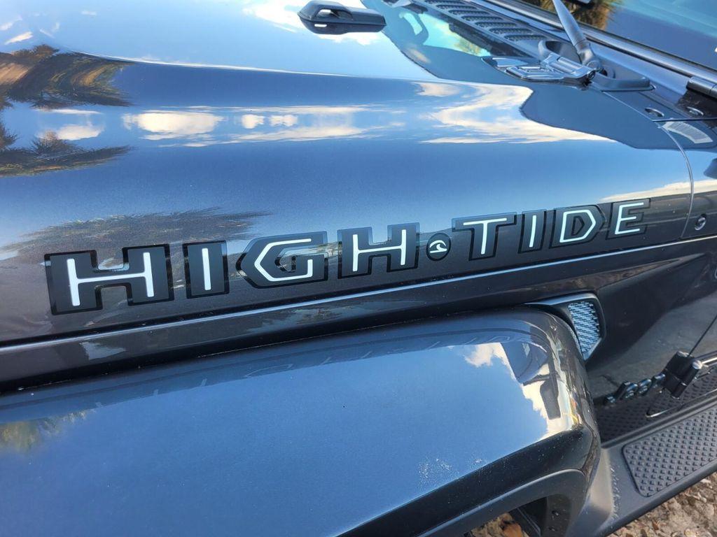 new 2025 Jeep Gladiator car, priced at $43,001