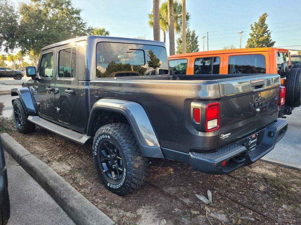 new 2025 Jeep Gladiator car, priced at $43,001