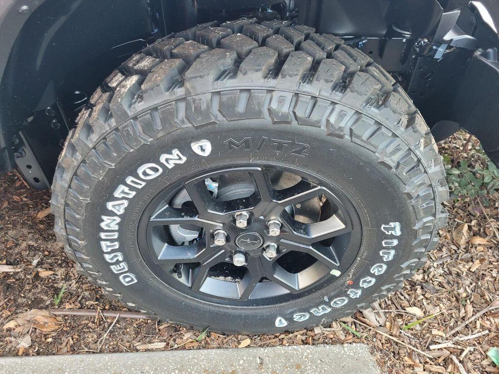 new 2025 Jeep Gladiator car, priced at $43,001