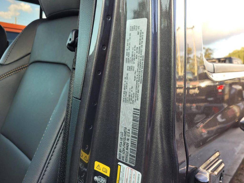 new 2025 Jeep Gladiator car, priced at $43,001