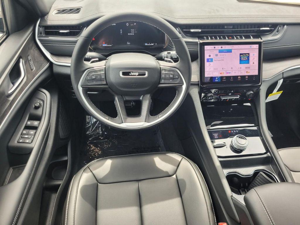 new 2025 Jeep Grand Cherokee car, priced at $44,659