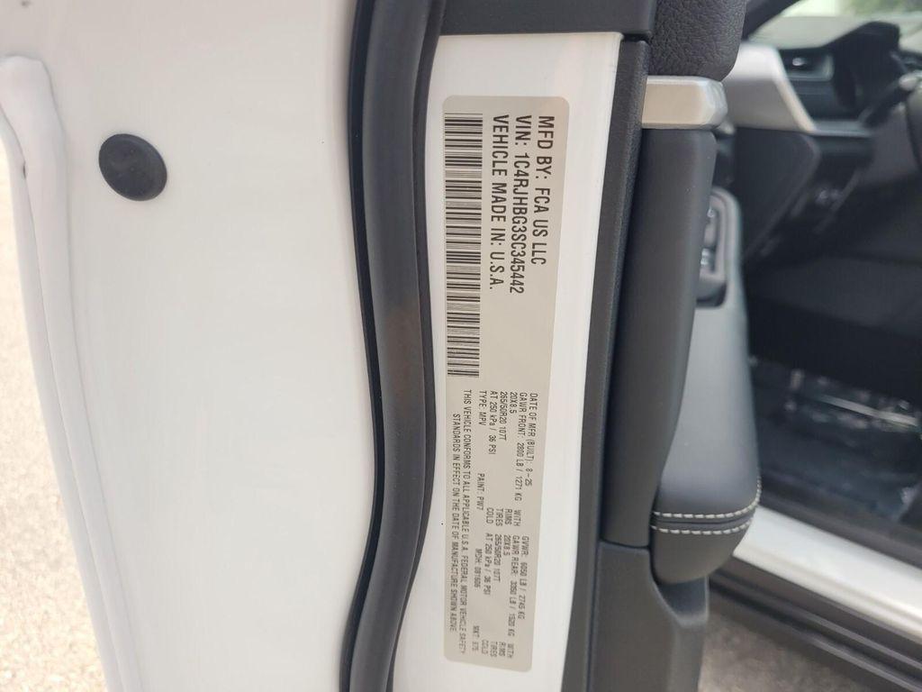 new 2025 Jeep Grand Cherokee car, priced at $44,659