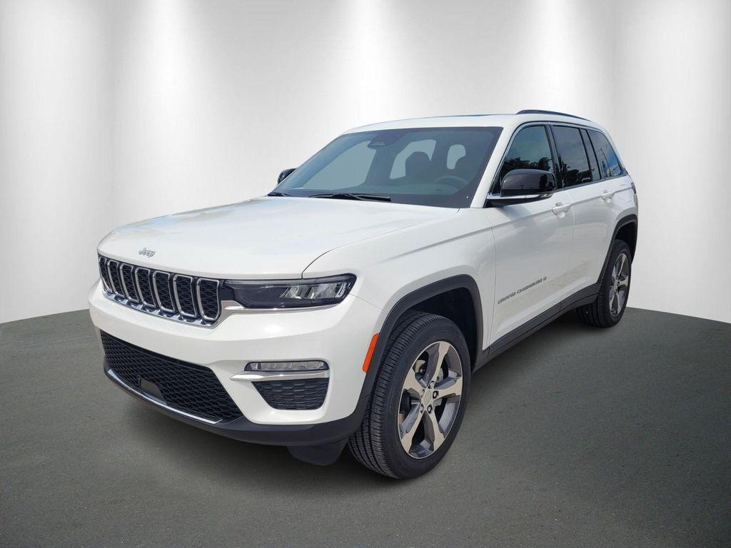 new 2025 Jeep Grand Cherokee car, priced at $44,659