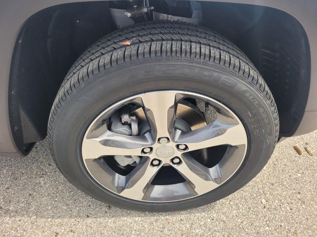 new 2025 Jeep Grand Cherokee car, priced at $44,659