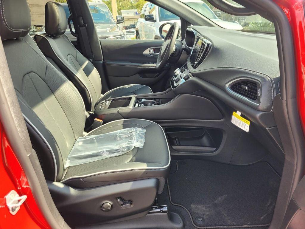 new 2026 Chrysler Pacifica car, priced at $46,616