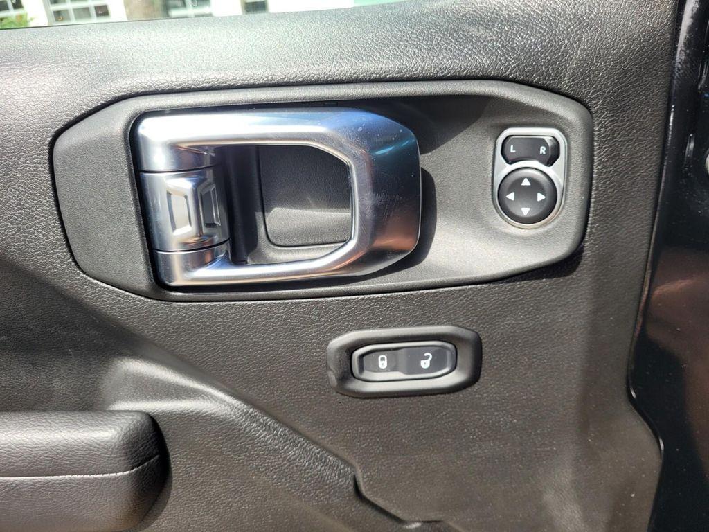 new 2025 Jeep Wrangler car, priced at $40,374