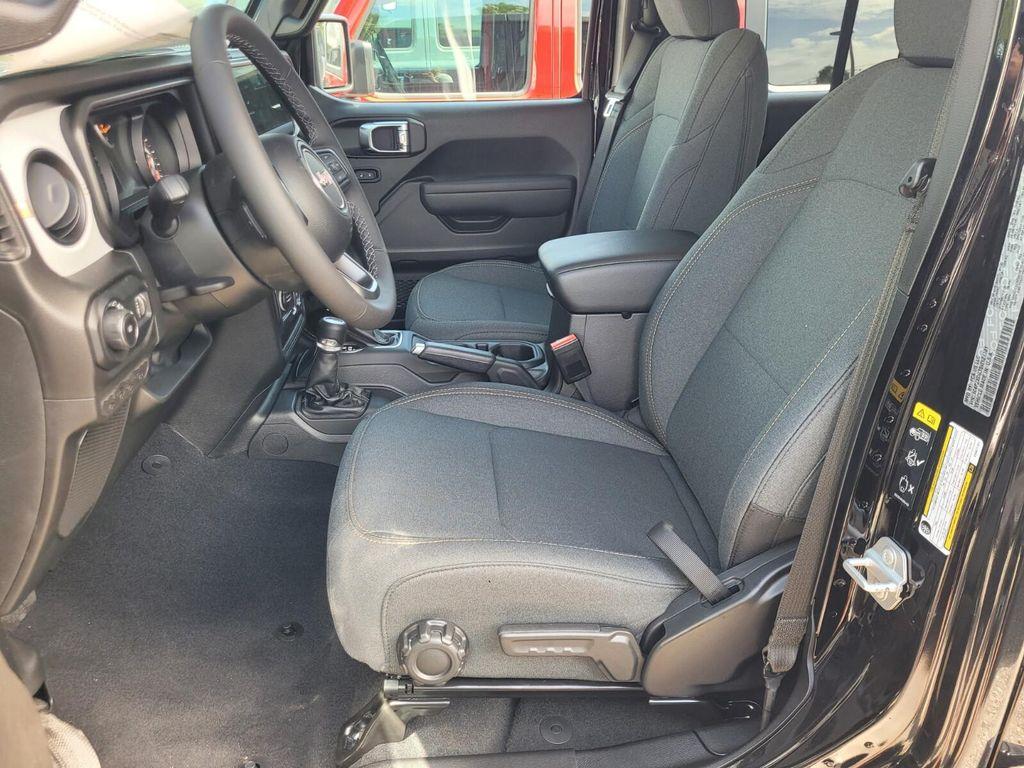 new 2025 Jeep Wrangler car, priced at $40,374