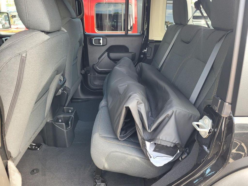 new 2025 Jeep Wrangler car, priced at $40,374