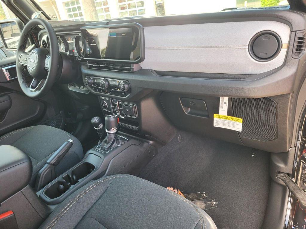 new 2025 Jeep Wrangler car, priced at $40,374
