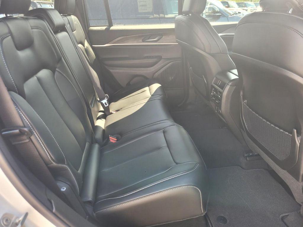 new 2025 Jeep Grand Cherokee car, priced at $40,897