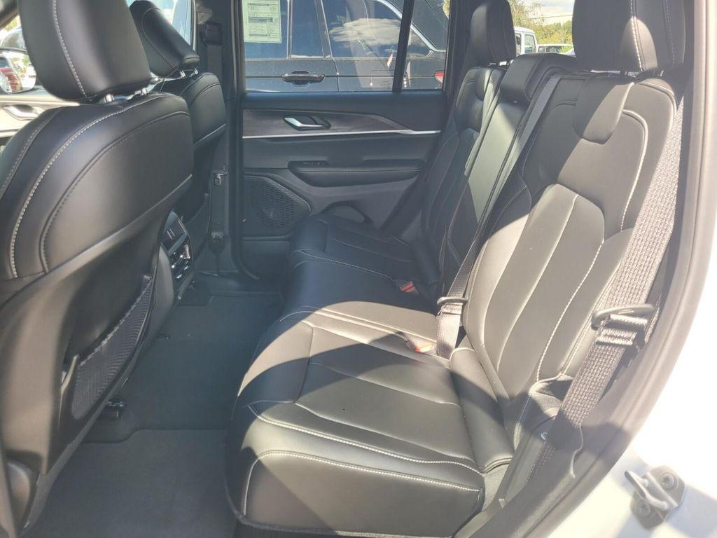 new 2025 Jeep Grand Cherokee car, priced at $40,897