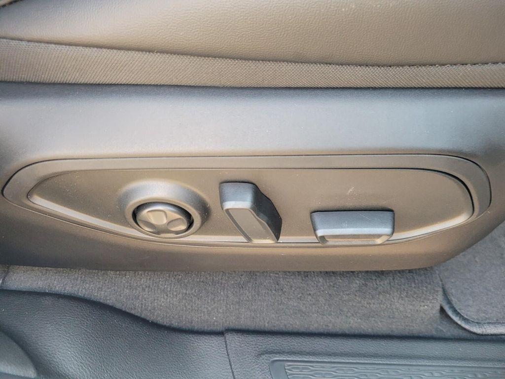 new 2025 Jeep Grand Cherokee car, priced at $40,897