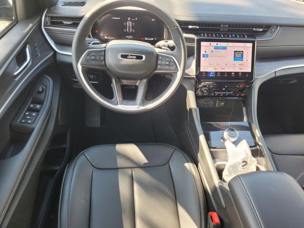 new 2025 Jeep Grand Cherokee car, priced at $40,897