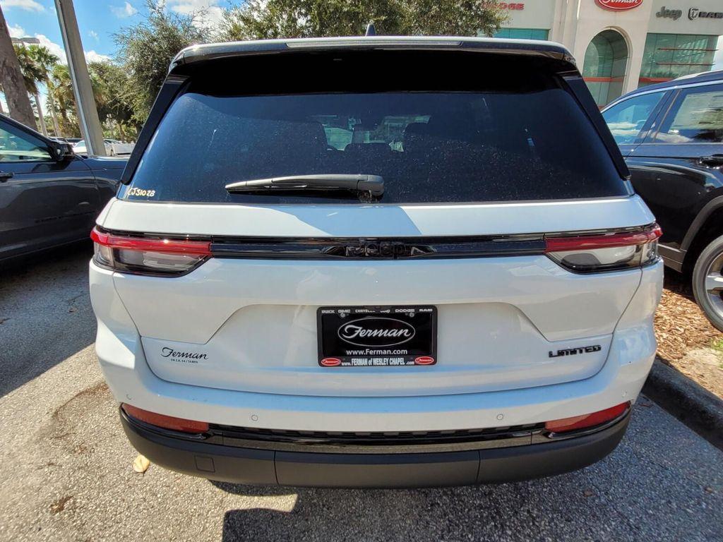 new 2025 Jeep Grand Cherokee car, priced at $40,897