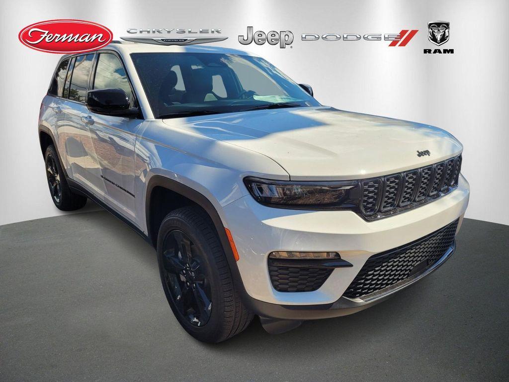 new 2025 Jeep Grand Cherokee car, priced at $40,897