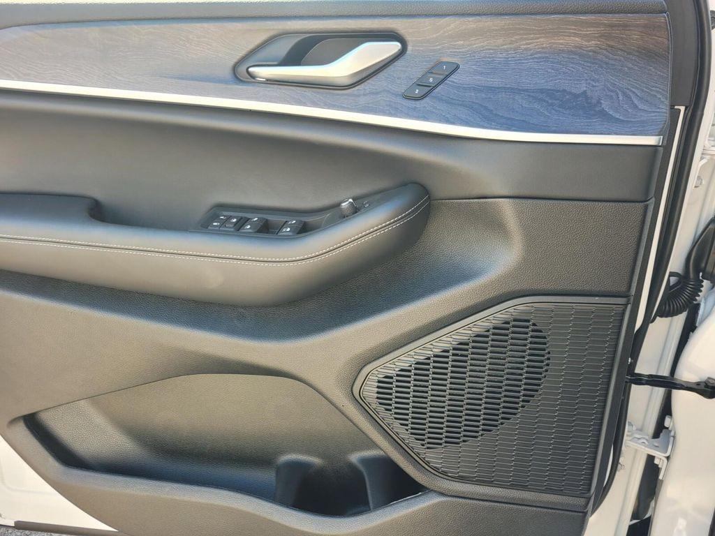 new 2025 Jeep Grand Cherokee car, priced at $40,897