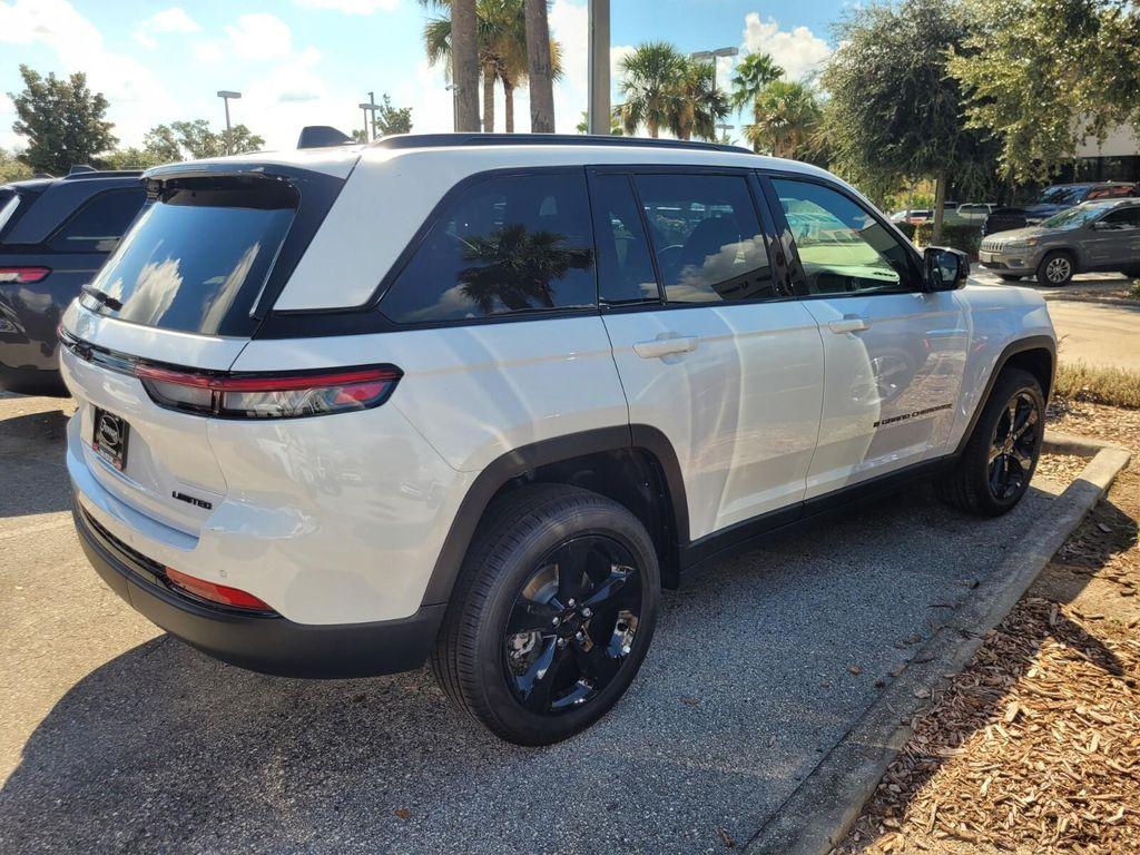 new 2025 Jeep Grand Cherokee car, priced at $40,897