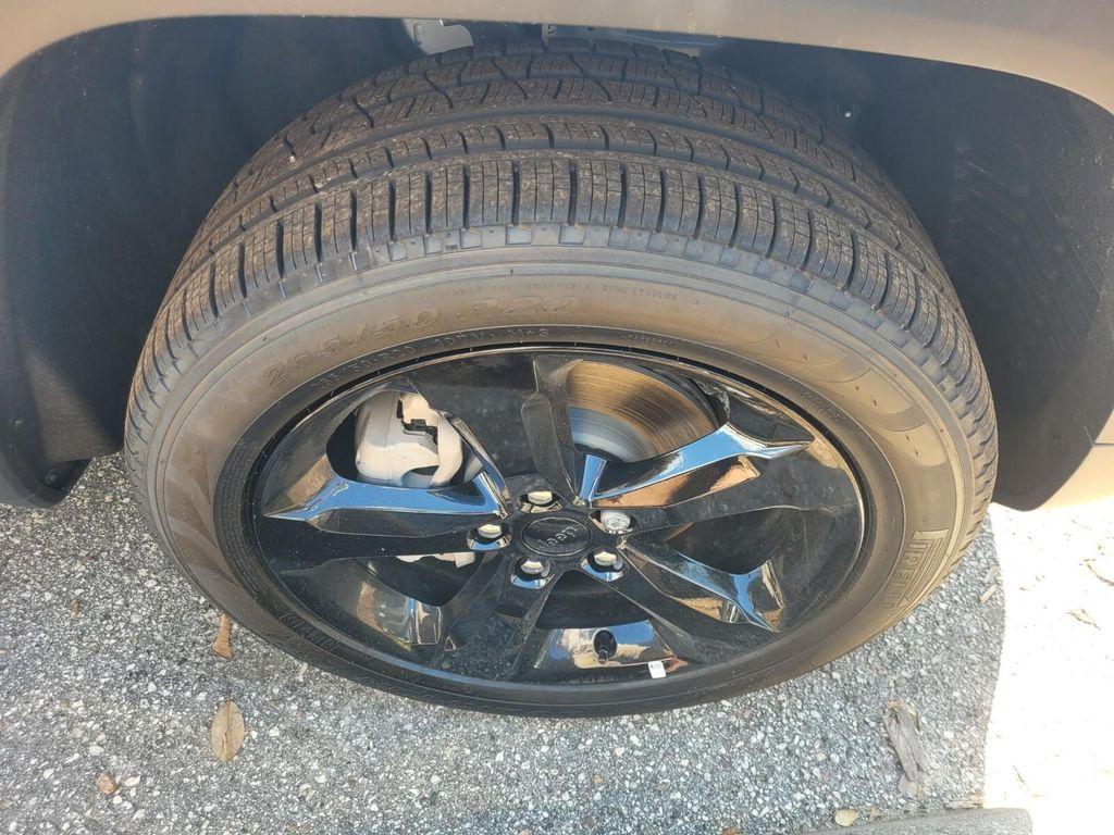 new 2025 Jeep Grand Cherokee car, priced at $40,897