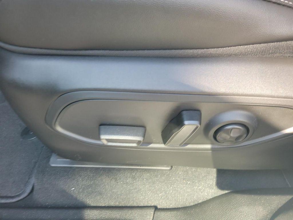 new 2025 Jeep Grand Cherokee car, priced at $40,897