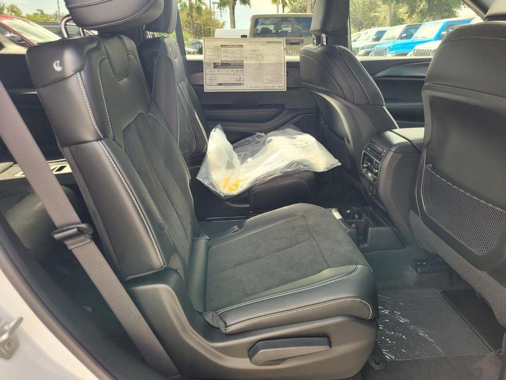 new 2025 Jeep Grand Cherokee L car, priced at $40,413