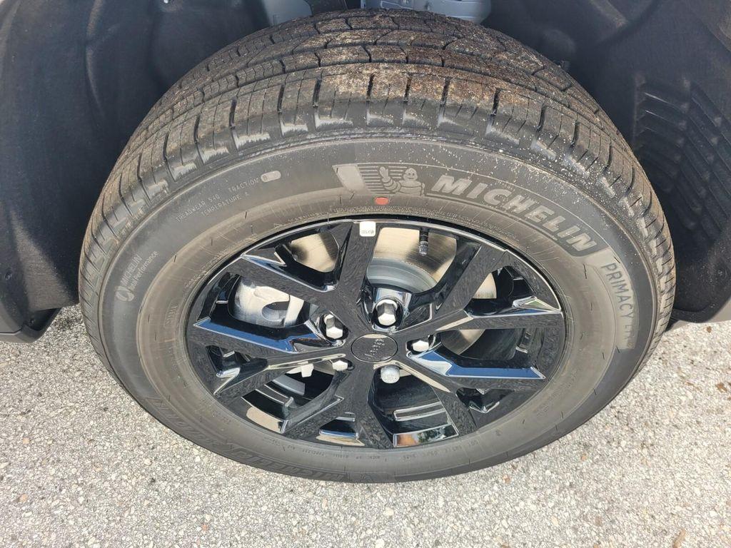 new 2025 Jeep Grand Cherokee L car, priced at $40,413