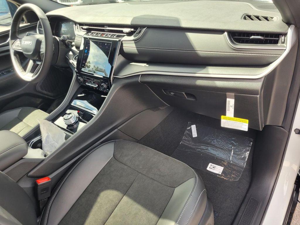 new 2025 Jeep Grand Cherokee L car, priced at $40,413