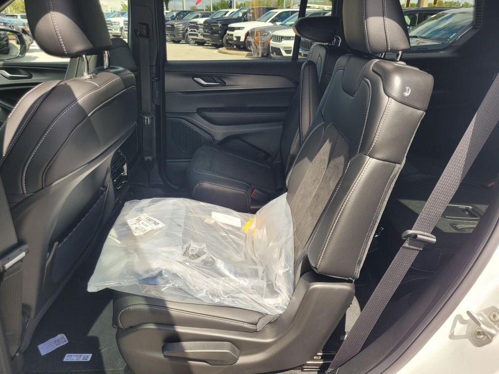 new 2025 Jeep Grand Cherokee L car, priced at $40,413