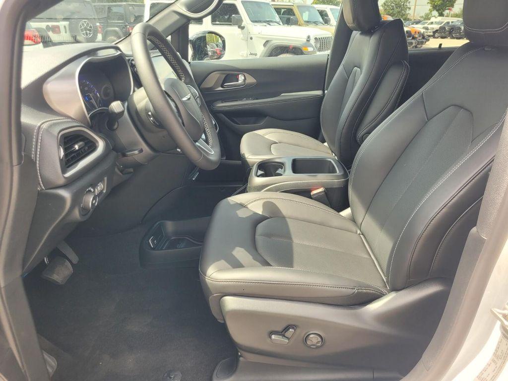 new 2026 Chrysler Pacifica car, priced at $41,160
