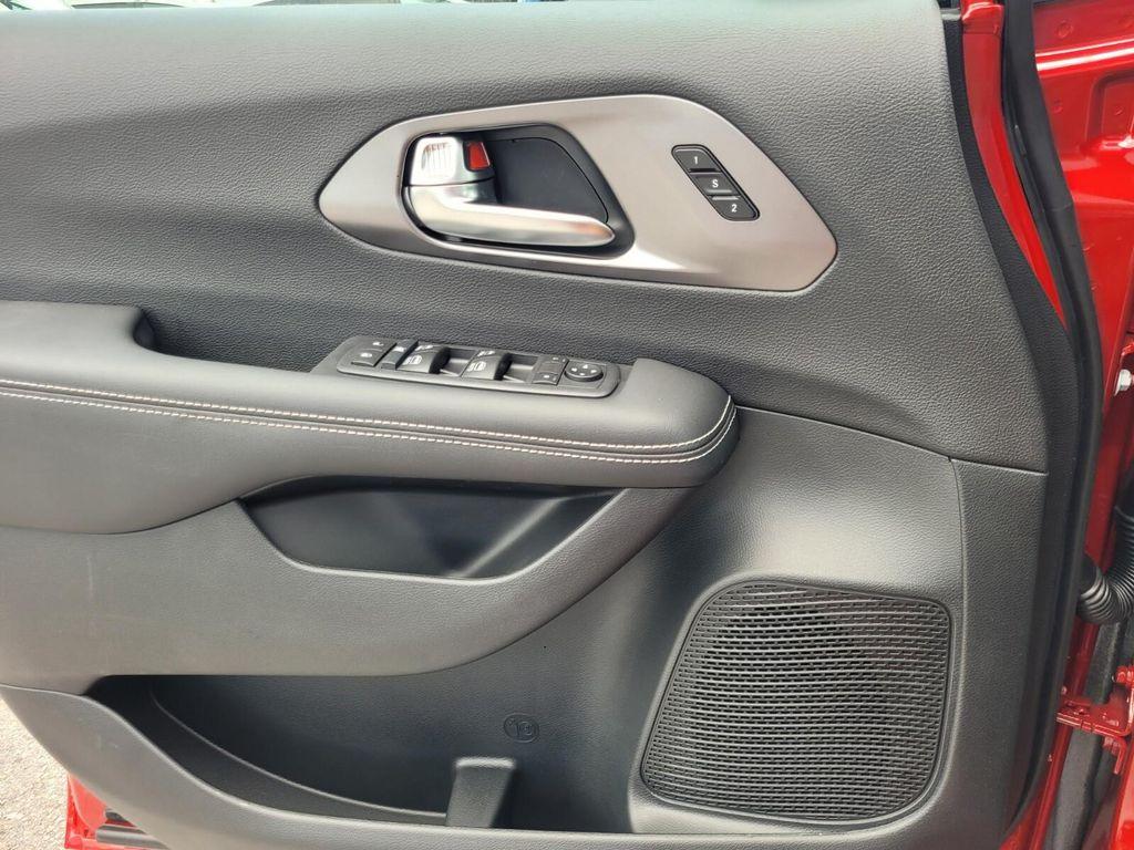 new 2026 Chrysler Pacifica car, priced at $44,569