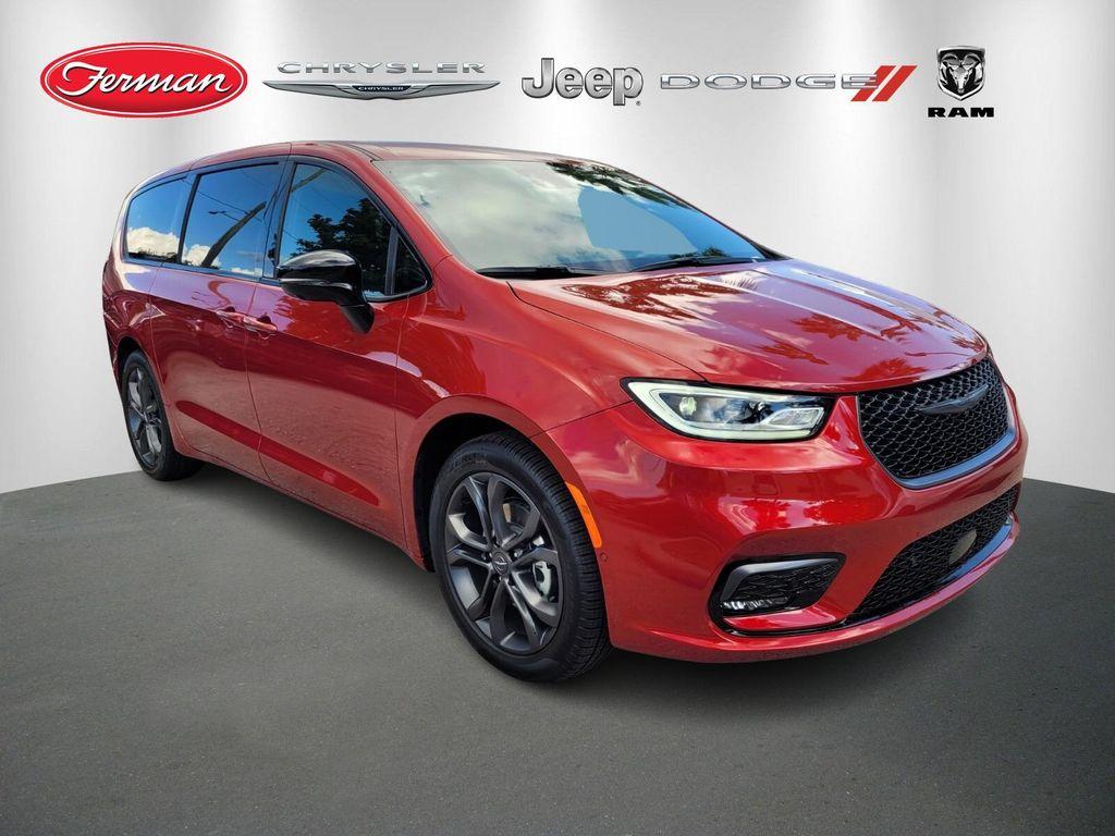 new 2026 Chrysler Pacifica car, priced at $44,569