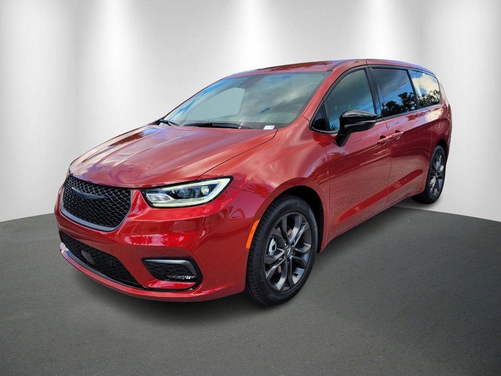 new 2026 Chrysler Pacifica car, priced at $44,569