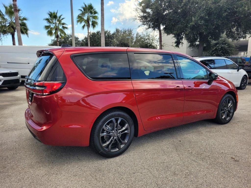 new 2026 Chrysler Pacifica car, priced at $44,569